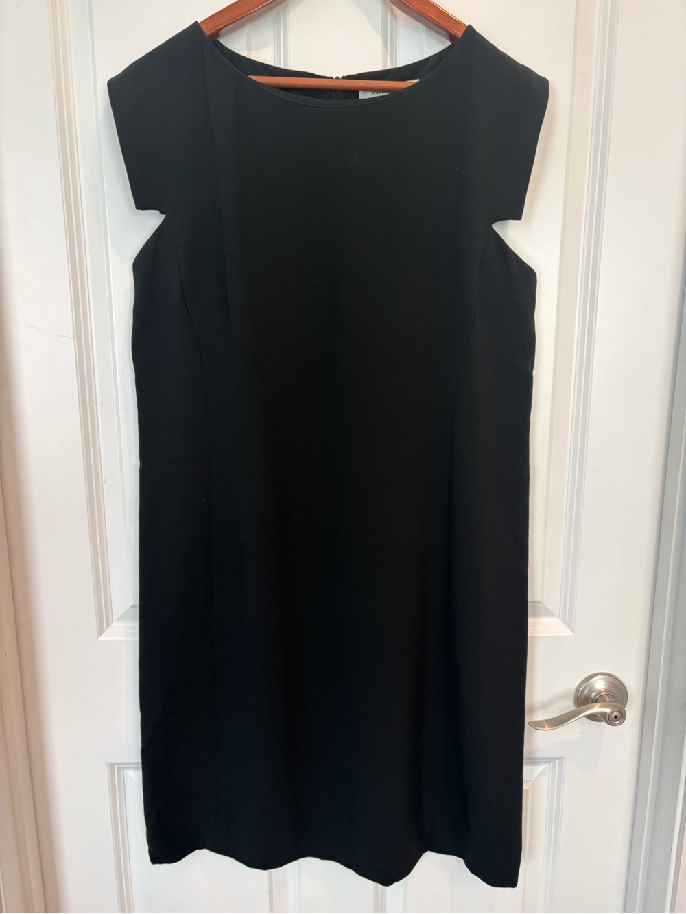MM.LaFleur Black Cutout Shoulder Sheath Dress | Professional LBD | Size 16